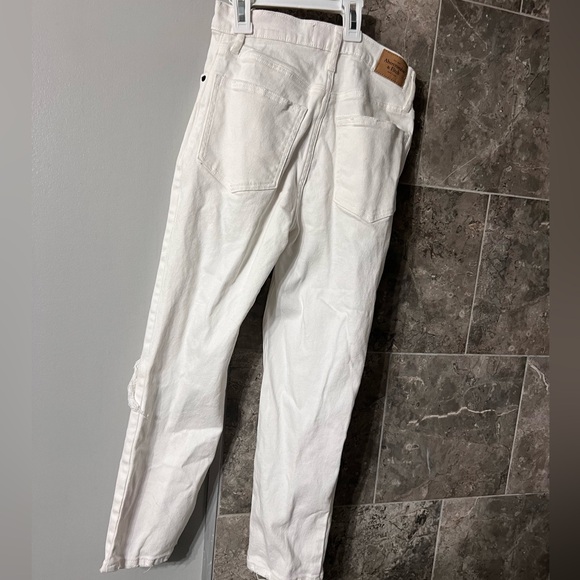 Abercrombie Ankle Straight High Rise Jeans - Picture 3 of 4